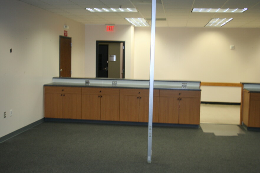 4700 Broadway St, Galveston, TX for lease - Interior Photo - Image 2 of 11