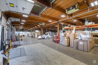 5600-5620 Rue Ferrier, Mt Royal, QC for lease Interior Photo- Image 1 of 4