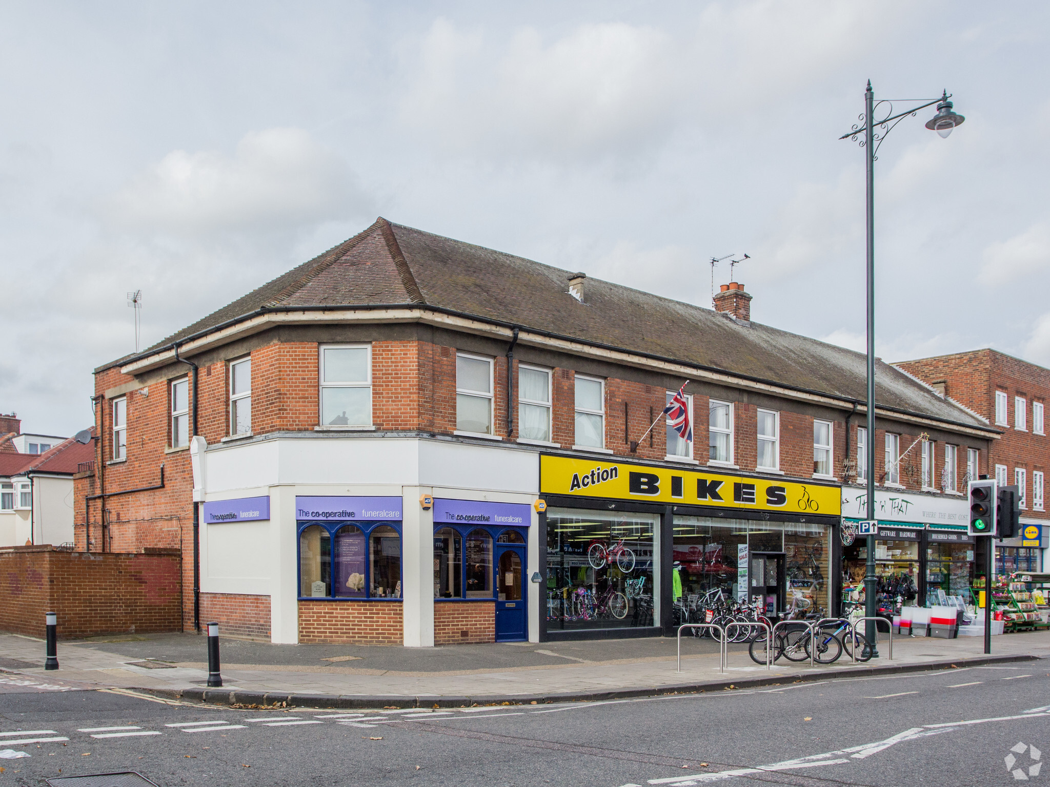 54-56 High St, Twickenham for sale Primary Photo- Image 1 of 3