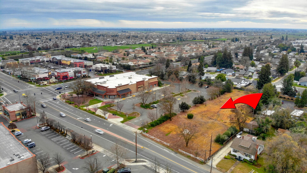 9252 Elk Grove Blvd, Elk Grove, CA for sale - Aerial - Image 1 of 1