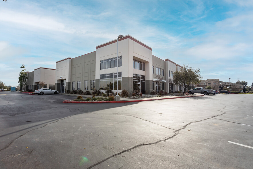 4750-4794 Duckhorn Dr, Sacramento, CA for lease - Building Photo - Image 2 of 46