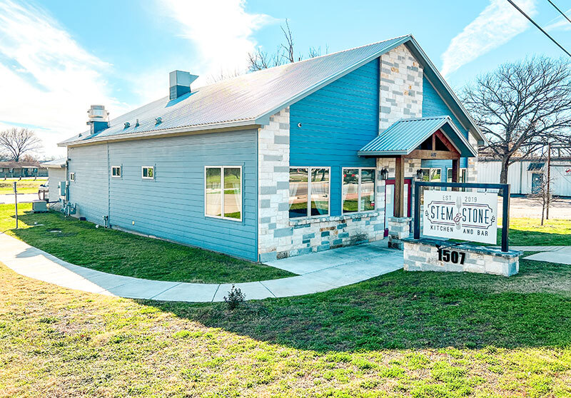 1507 Chestnut St, Bastrop, TX for lease - Building Photo - Image 1 of 14