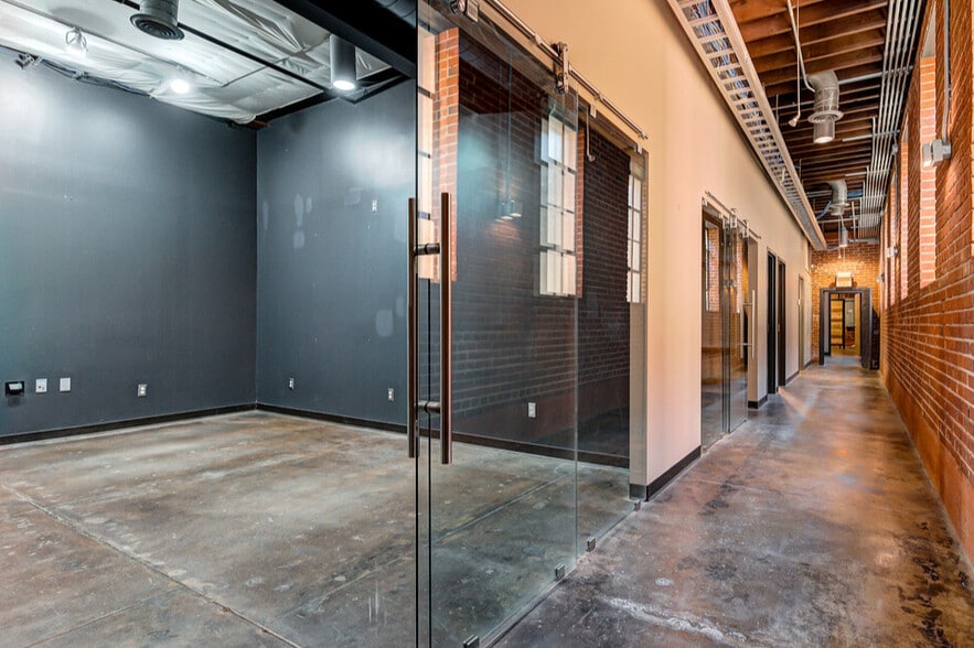 702 W Sheridan Ave, Oklahoma City, OK for lease - Interior Photo - Image 1 of 14