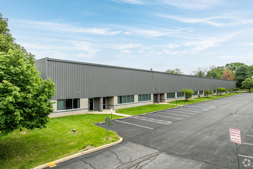 870 Calcon Hook Rd, Sharon Hill, PA for lease - Primary Photo - Image 1 of 8