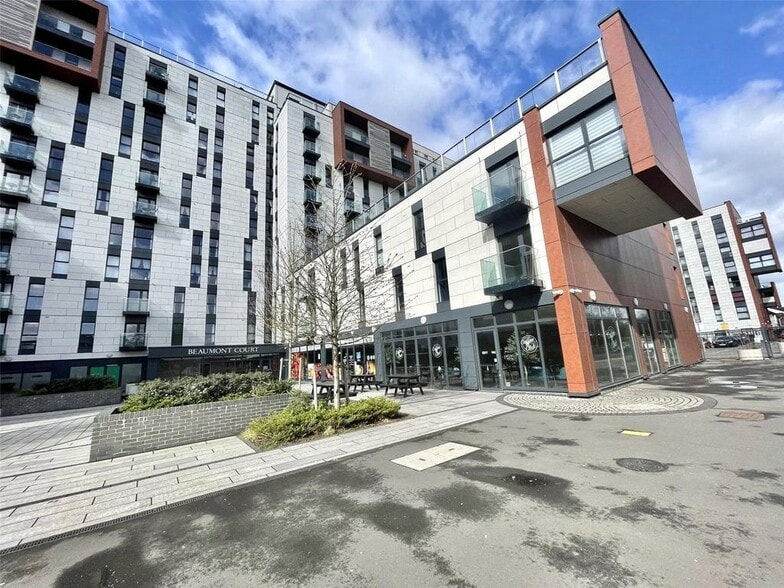 61-73 Victoria Ave, Southend On Sea for sale - Building Photo - Image 1 of 30