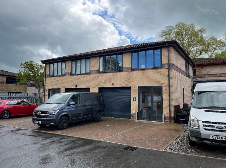 Landscape Clos, Bicester for sale - Building Photo - Image 1 of 1