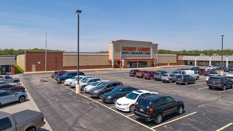 1801 N Wayne St Angola In 46703 Country Fair Shopping Center Loopnet Com