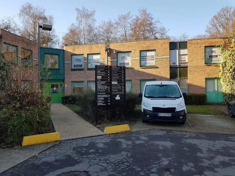 Rue De La Maison Rouge, Lognes for sale - Building Photo - Image 2 of 11