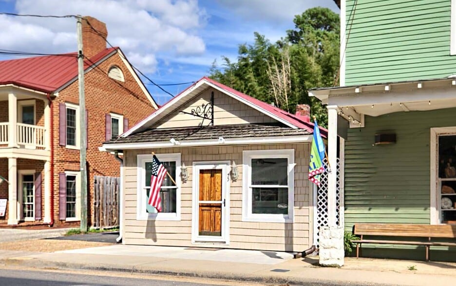 55 Cross St, Urbanna, VA for sale - Building Photo - Image 1 of 26