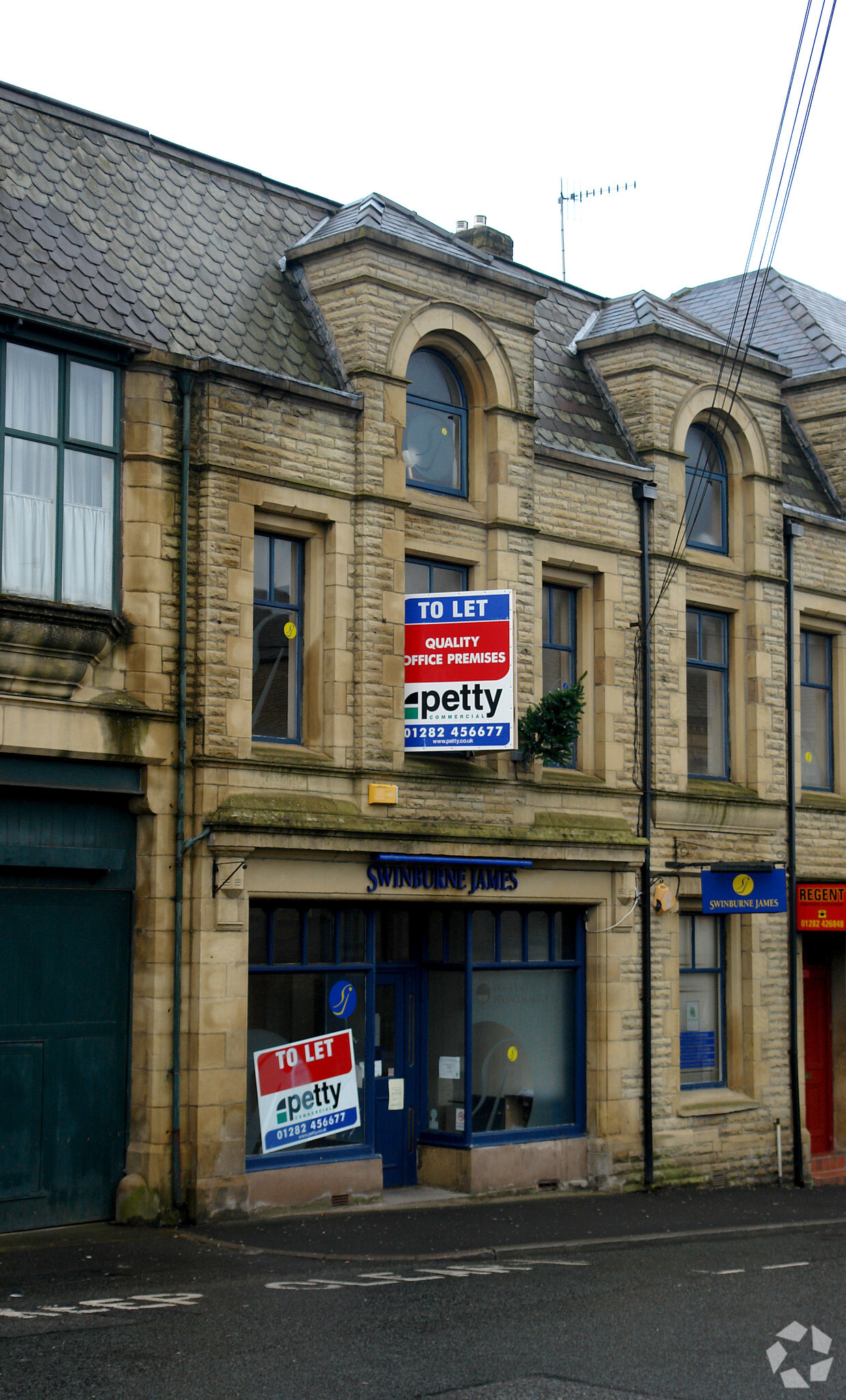 11 Bank Para, Burnley for lease Primary Photo- Image 1 of 4