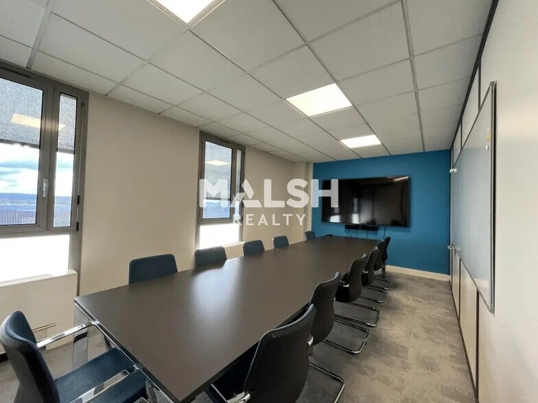 Office in Limas for lease - Interior Photo - Image 2 of 14