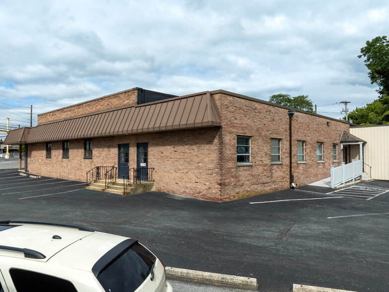 1085 Manheim Pike, Lancaster, PA for lease - Building Photo - Image 2 of 8