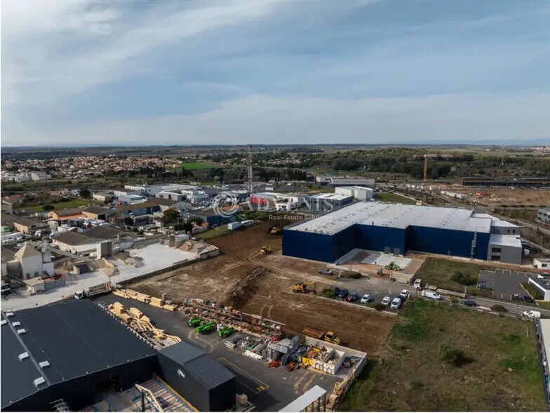 Flex in Bessan for lease - Building Photo - Image 3 of 5