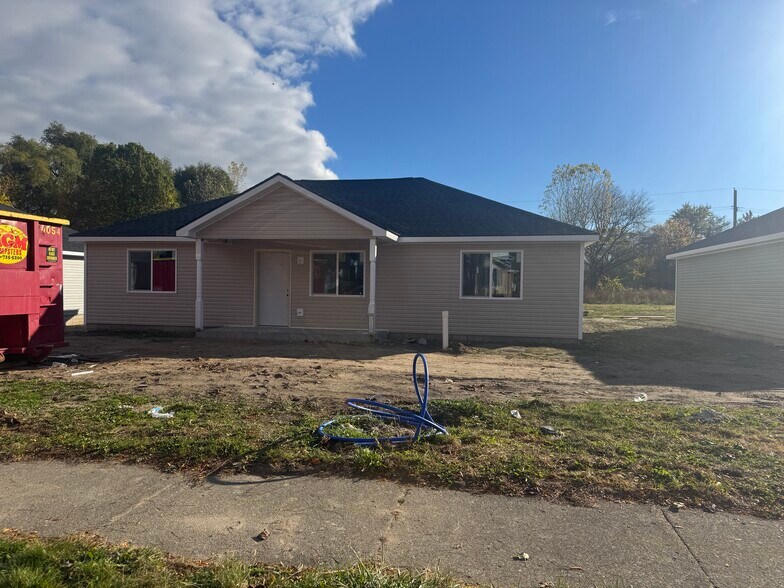 23274 Wellington Ave, Warren, MI for sale - Primary Photo - Image 1 of 1