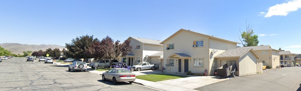 Stanton Park Development Estate portfolio of 10 properties for sale on LoopNet.com - Building Photo - Image 2 of 9