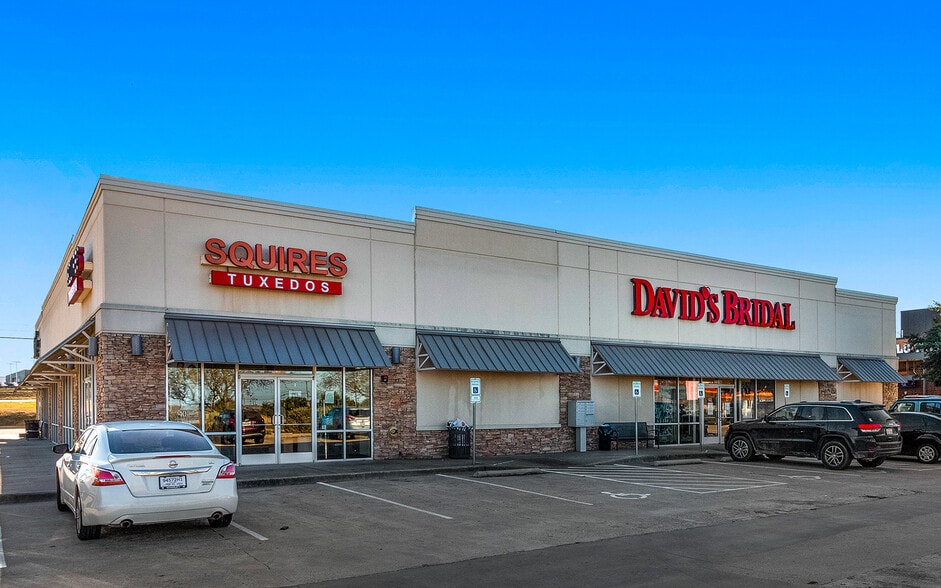 24002512 W Loop 340, Waco, TX 76711 Central Texas Marketplace