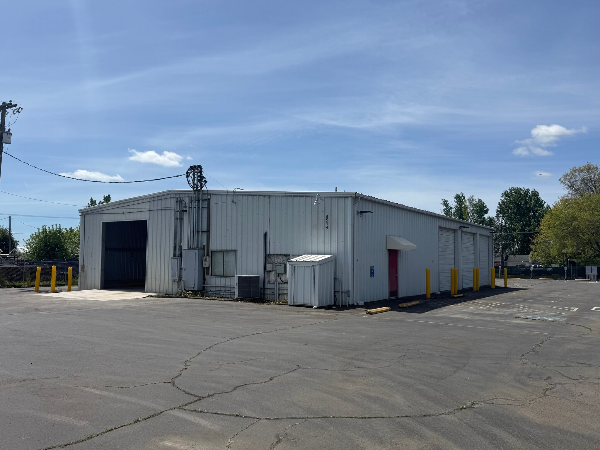 90574 Monya Ln, Eugene, OR for lease Building Photo- Image 1 of 6