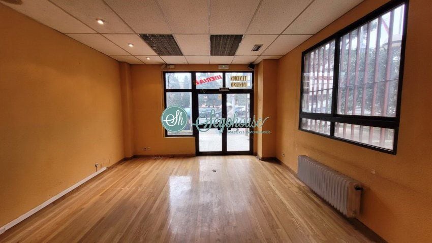 Segovia, SEG 40002 - Unit A - - Interior Photo - Image 2 of 11