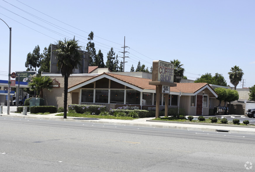 1221 E Lincoln Ave, Anaheim, CA for sale - Primary Photo - Image 1 of 1