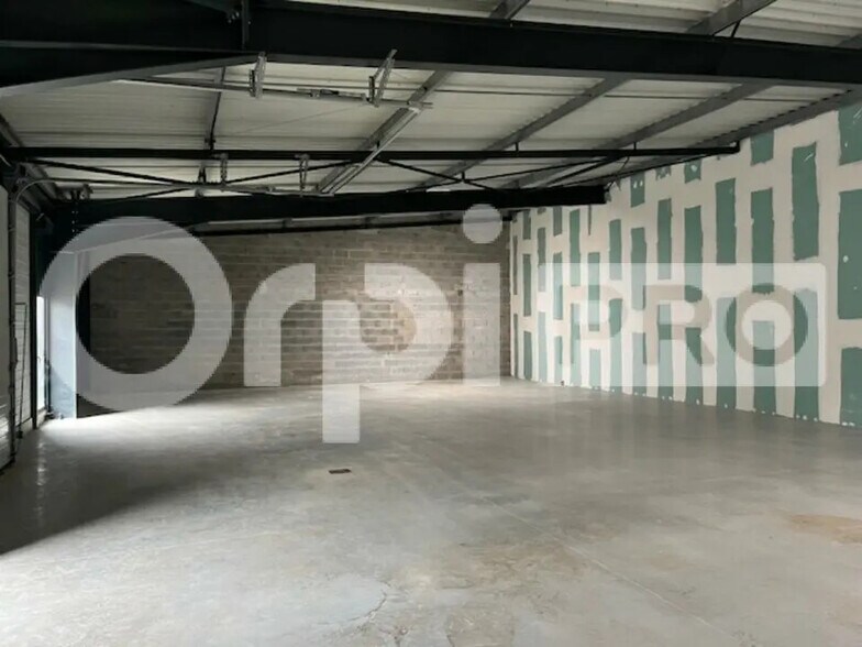 Office in La Rochelle for lease - Building Photo - Image 2 of 10