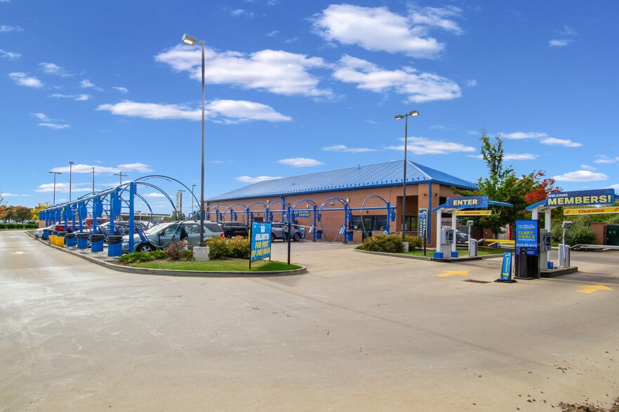 1521 E Alexis Rd, Toledo, OH for sale - Building Photo - Image 3 of 6