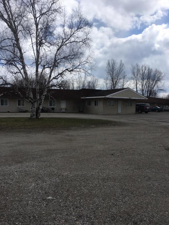 3850 N Shore Dr Menominee Mi 49858 Multifamily For Sale Loopnet Com