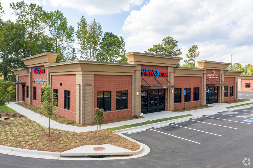 2080 Newnan Crossing Blvd E, Newnan, GA for lease - Primary Photo - Image 1 of 2