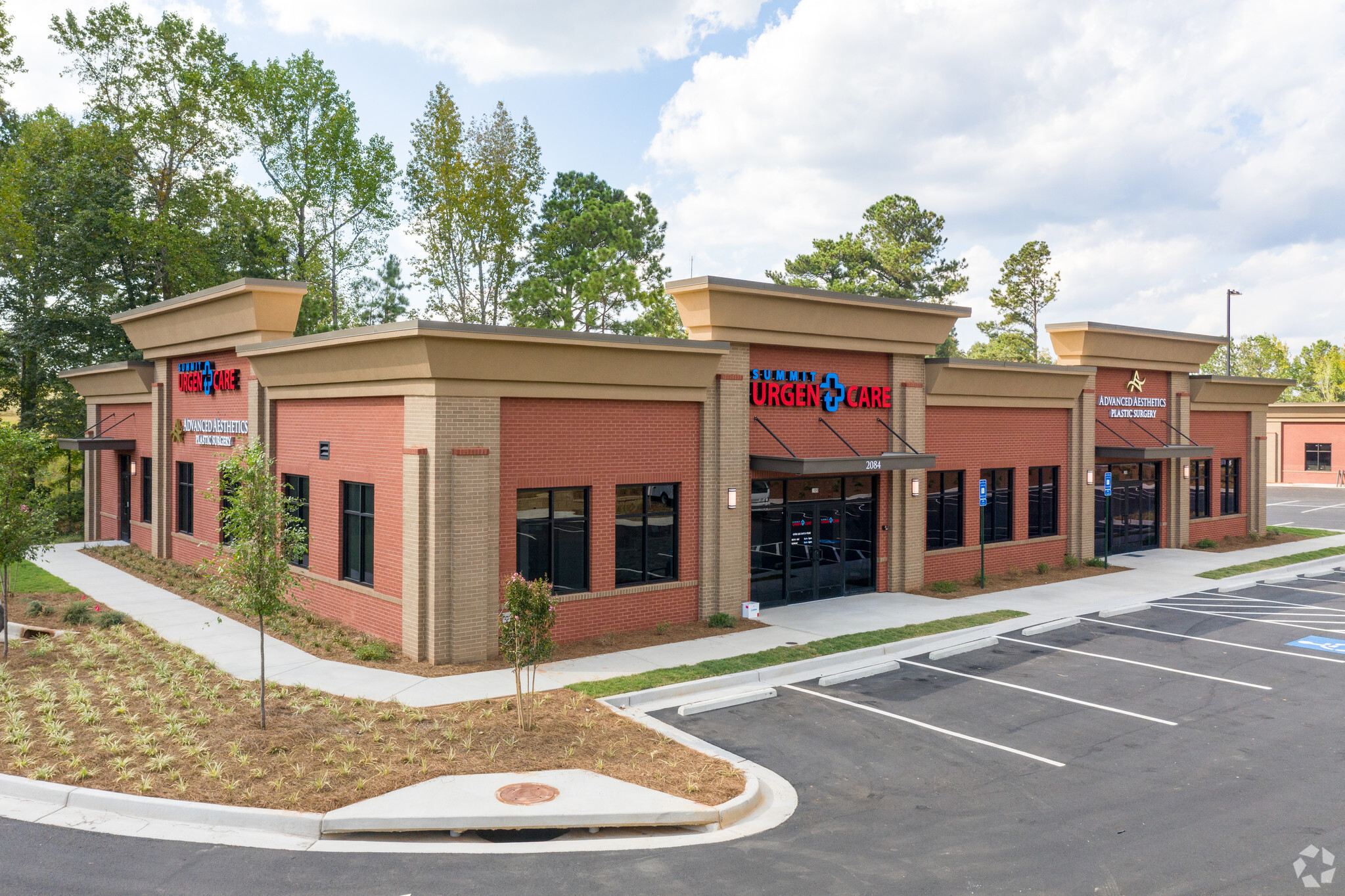 2080 Newnan Crossing Blvd E, Newnan, GA for lease Primary Photo- Image 1 of 3