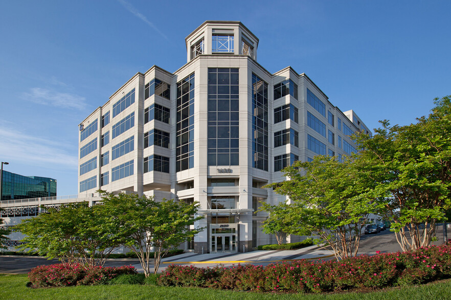 1600 International Dr, McLean, VA for lease - Building Photo - Image 1 of 15