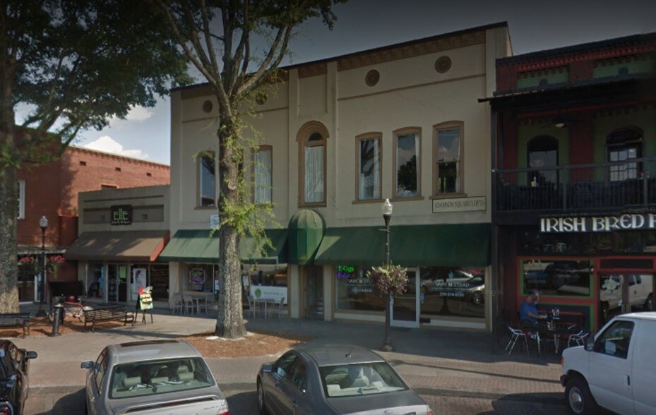 207-208 Adamson Sq, Carrollton, GA for sale - Primary Photo - Image 1 of 1