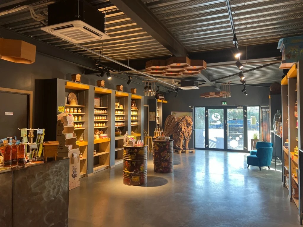 Flex in Chasselay for lease Interior Photo- Image 1 of 15
