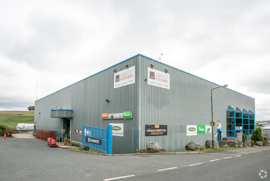 18A Dew Pond Ln, Buxton for sale - Primary Photo - Image 1 of 1