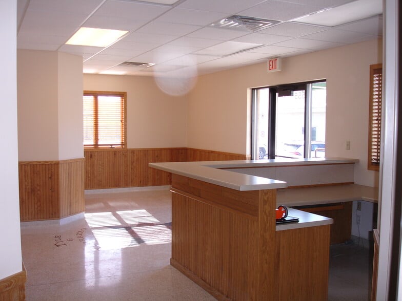 553-555 Braund St, Onalaska, WI for lease - Building Photo - Image 3 of 9