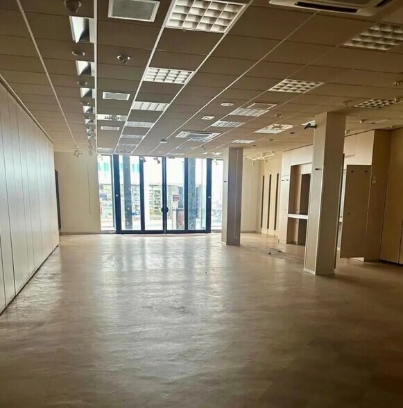 Retail in Forbach for lease - Interior Photo - Image 2 of 3