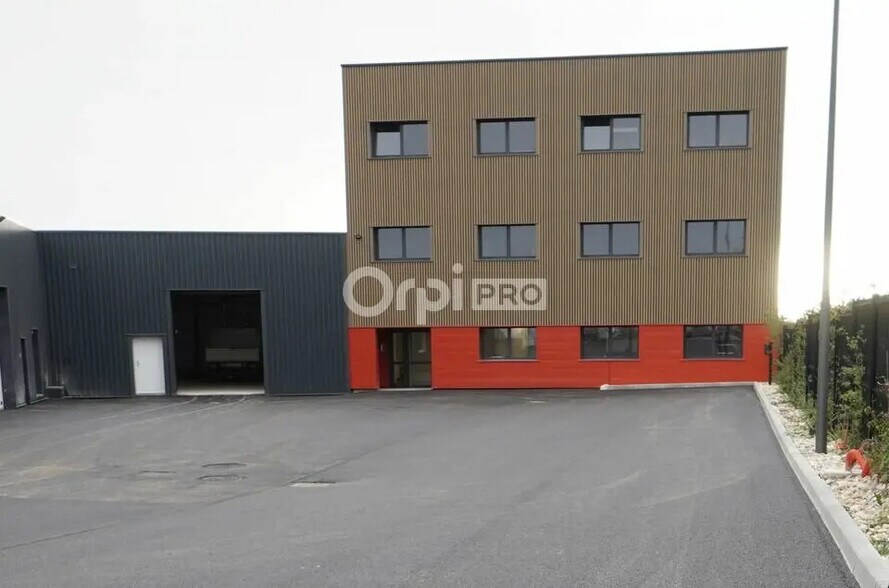 Flex in Saint-Apollinaire for lease - Building Photo - Image 2 of 10