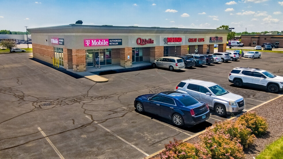 10446-10458 Maysville Rd, Fort Wayne, IN for lease - Building Photo - Image 3 of 6