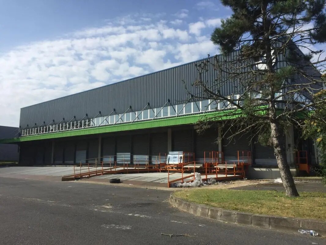 Office in for lease Building Photo- Image 1 of 4