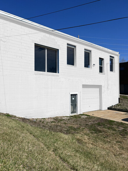 9216 St Charles Rock Rd, Saint Louis, MO for lease - Building Photo - Image 3 of 4