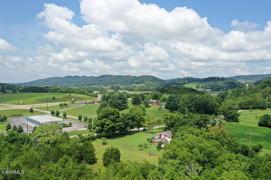 220 Milldale Rd, Dandridge, TN for sale - Aerial - Image 2 of 13