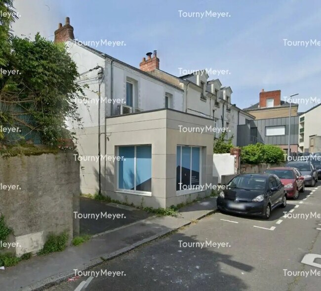 Office in Nantes for lease - Building Photo - Image 1 of 5