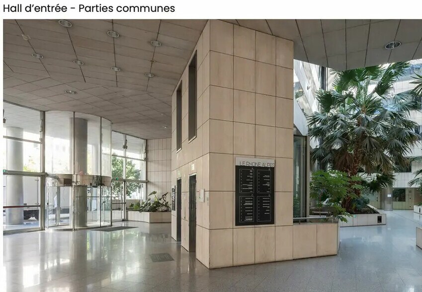 Office in Lyon for sale - Building Photo - Image 2 of 24