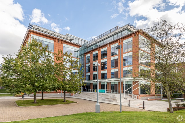 Manbre Rd, London for lease Primary Photo- Image 1 of 16