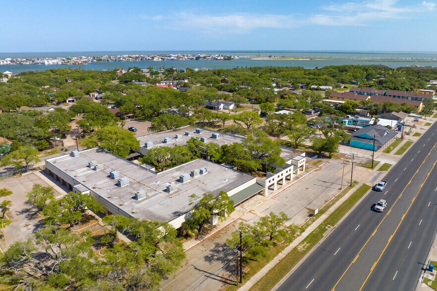 2000 Highway 35, Rockport, TX for sale - Primary Photo - Image 1 of 1