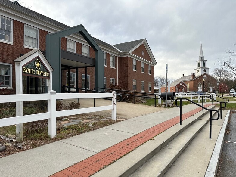 5 Carver St, Brandon, VT for lease - Building Photo - Image 3 of 7