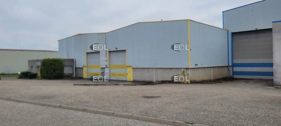 Flex in Béligneux for lease - Building Photo - Image 1 of 10
