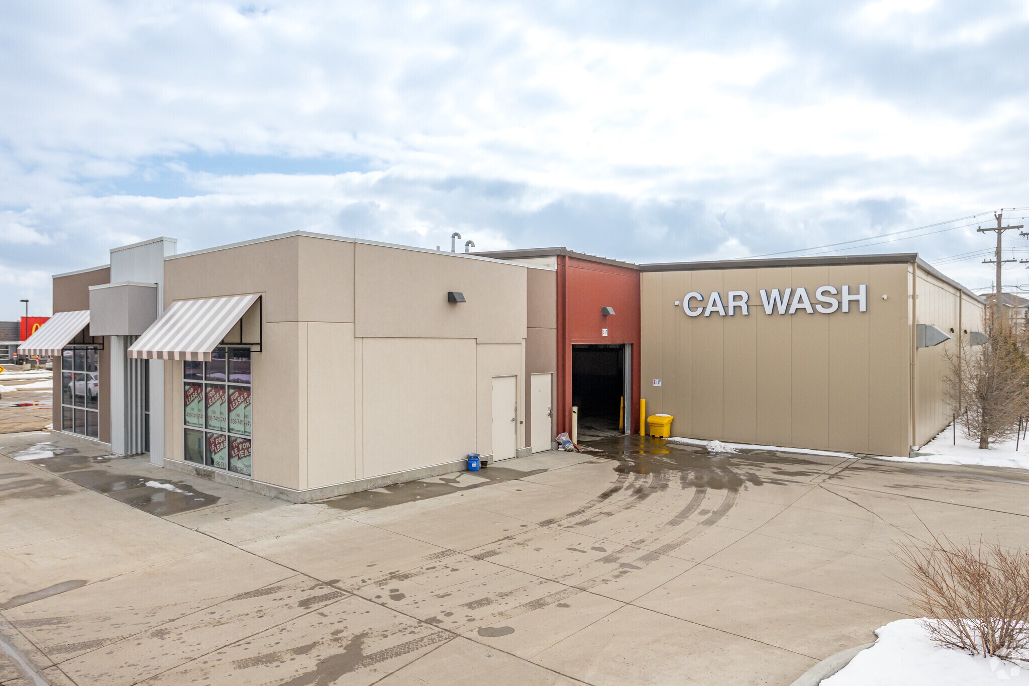 16815 Stony Plain Rd NW, Edmonton, AB for sale Primary Photo- Image 1 of 5