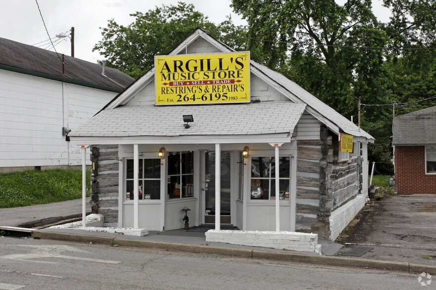 105 Old Shackle Island Rd, Hendersonville, TN 37075