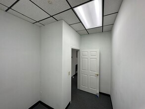370 Neff Ave, Harrisonburg, VA for lease Interior Photo- Image 2 of 8