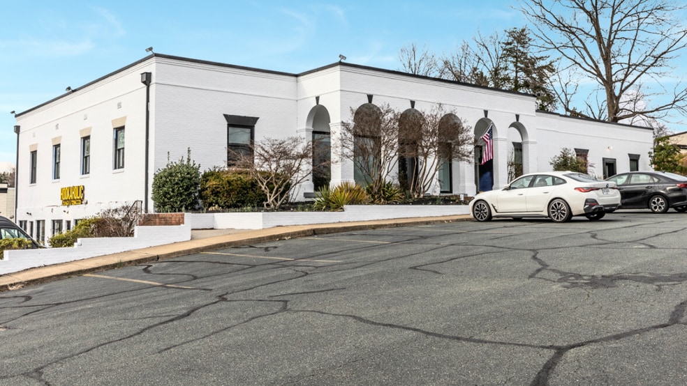 490 Westfield Rd, Charlottesville, VA for lease - Building Photo - Image 1 of 34