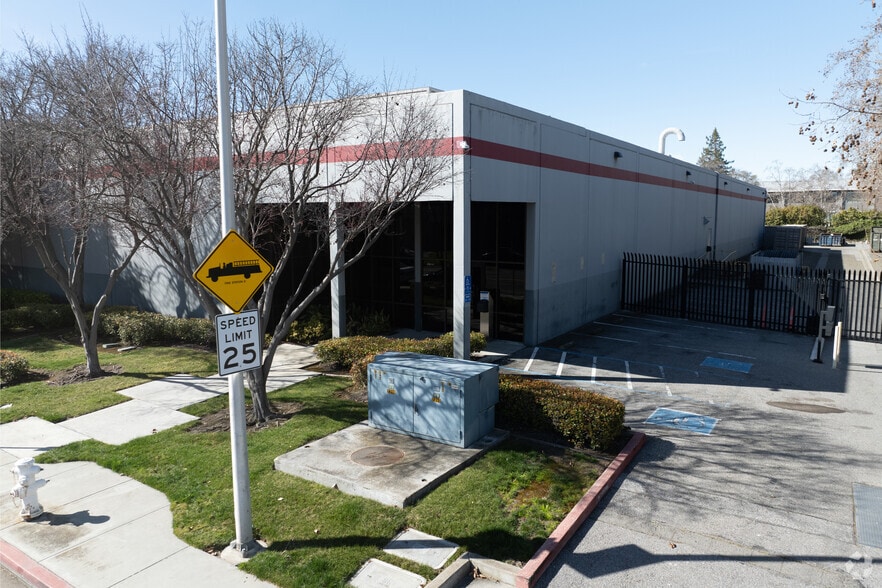 3030 Corvin Dr, Santa Clara, CA for sale - Building Photo - Image 1 of 7